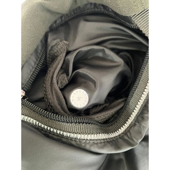 Lululemon Down For A Run Vest II Gator Green Size 4 - Picture 8 of 8